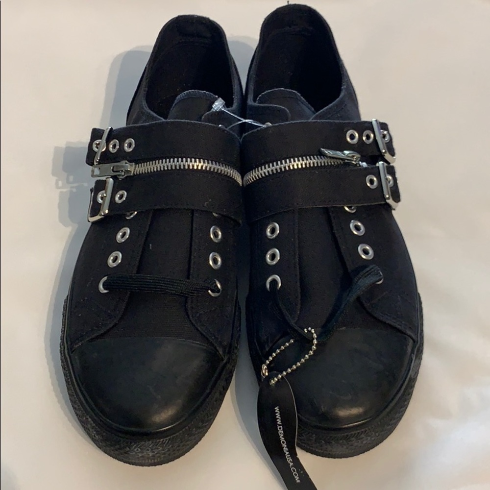 New sz 10.5 / 11  Demonia canvas sneakers